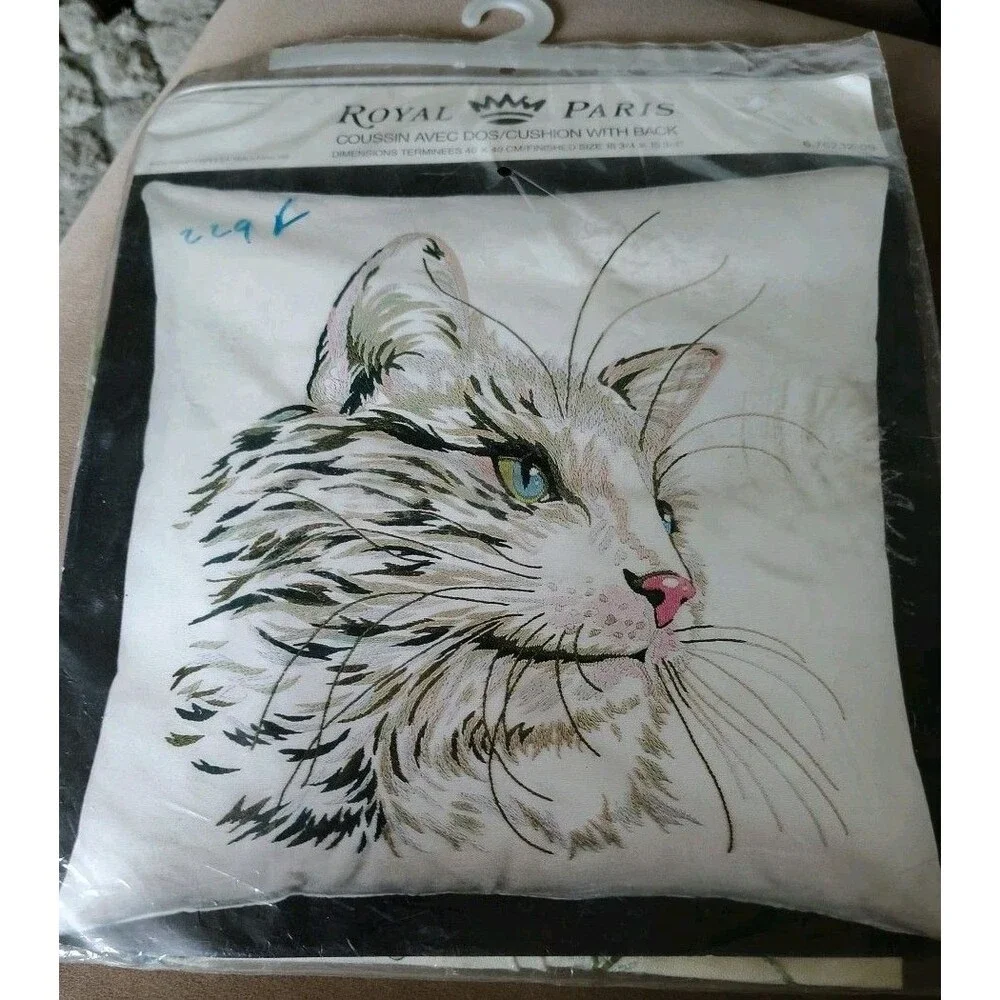 Royal Paris Cushion With Back Cat Made In France New 15 3/4 By 15 3/4 1992